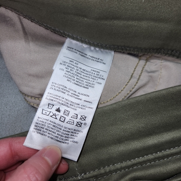 Levi Strauss Gold Label Women's Totally Shaping Pull-on Skinny Jeans Green Sz 31 - Picture 4 of 12